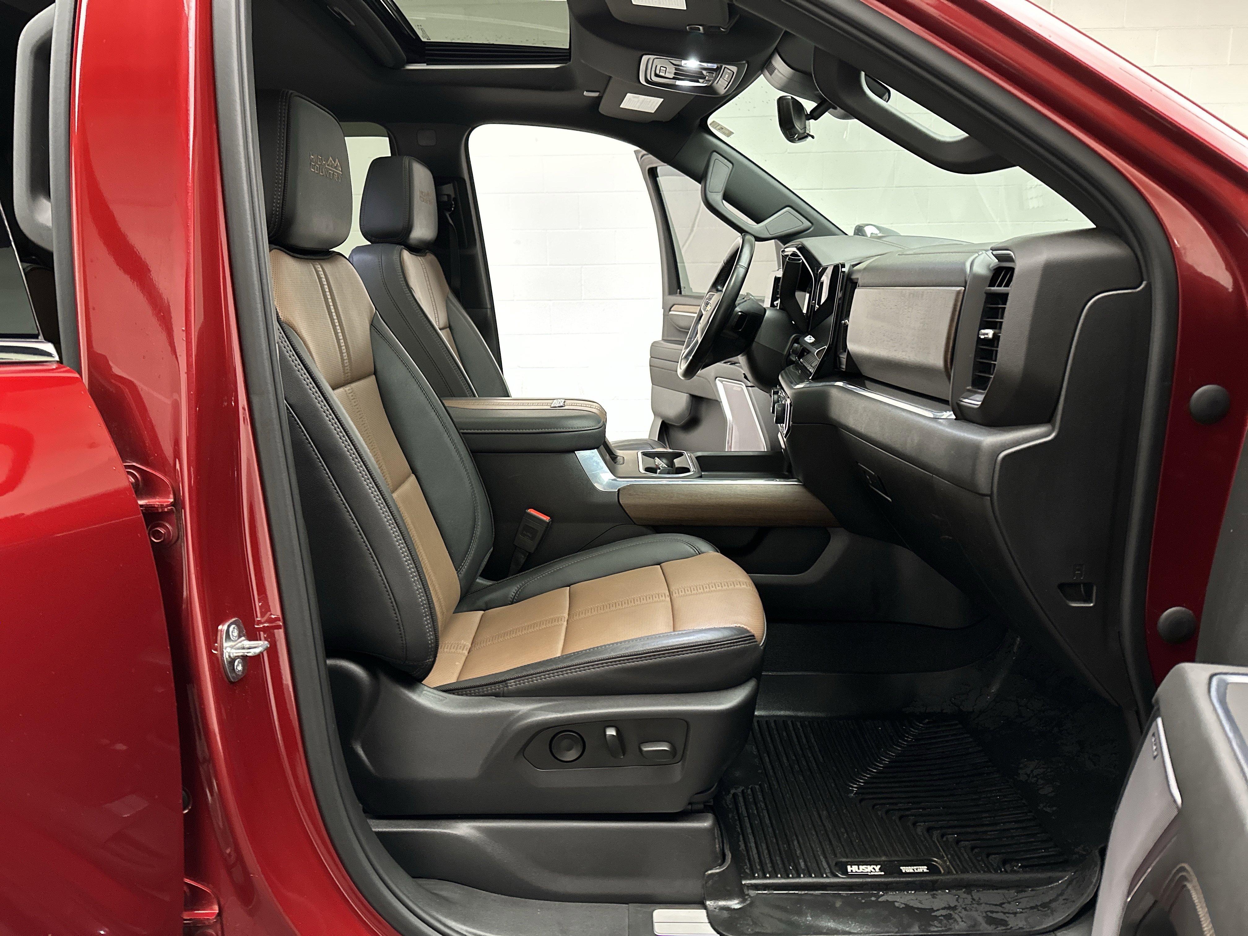 Used 2024 Chevrolet Silverado 3500 High Country w/ High Country Premium Package image 29