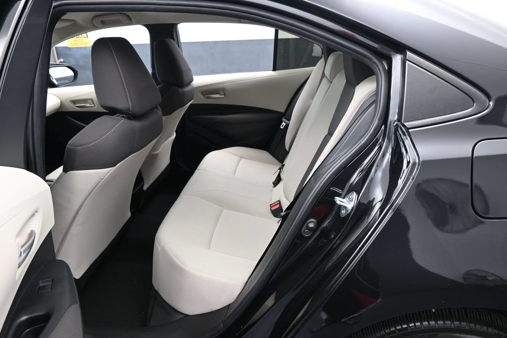 Used 2021 Toyota Corolla LE FWD image 25