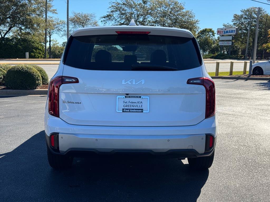 Certified 2024 Kia Telluride LX FWD image 4