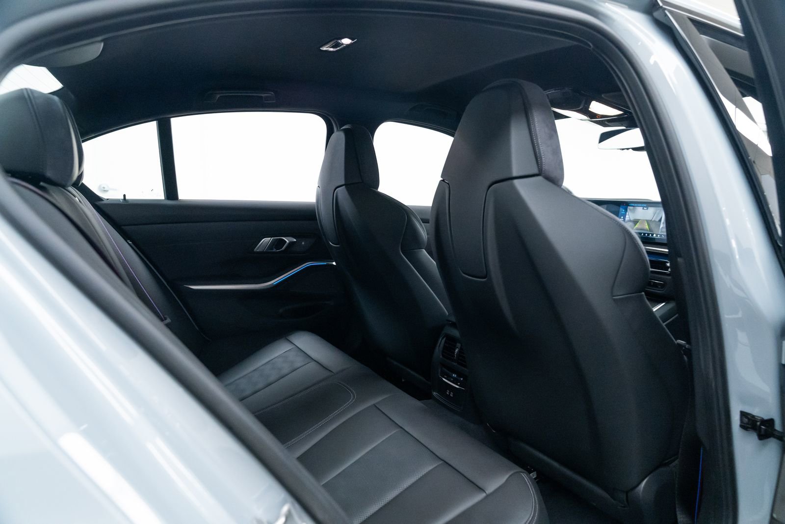 Used 2025 BMW M3 Competition image 24