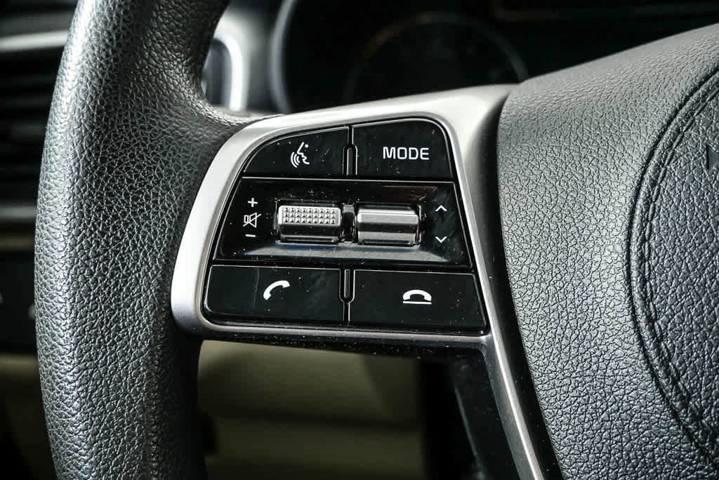 Used 2020 Kia Sorento LX image 10