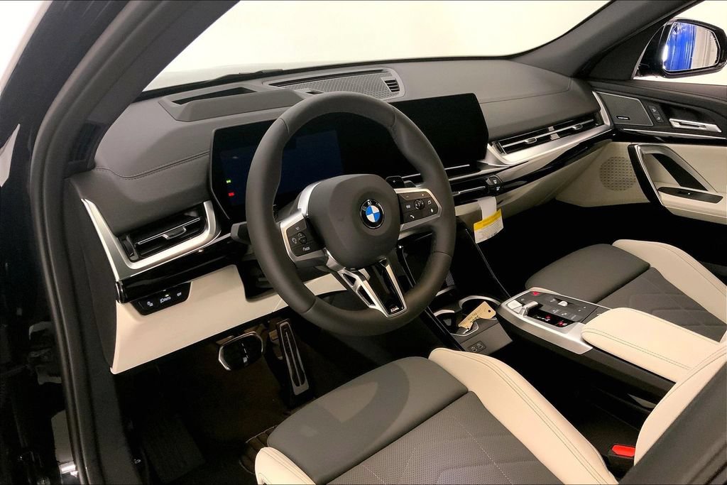 New 2026 BMW X2 xDrive28i w/ Technology Package AWD/4WD image 4