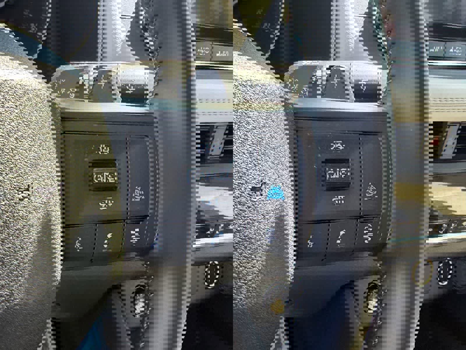 Certified 2025 Nissan Rogue SV image 13