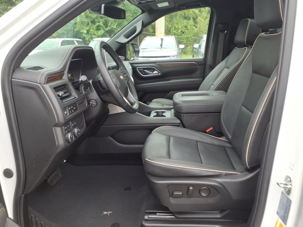 Used 2023 Chevrolet Suburban Premier AWD/4WD image 11