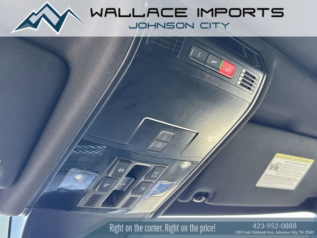 Certified 2023 Volkswagen Tiguan SE R-Line image 15