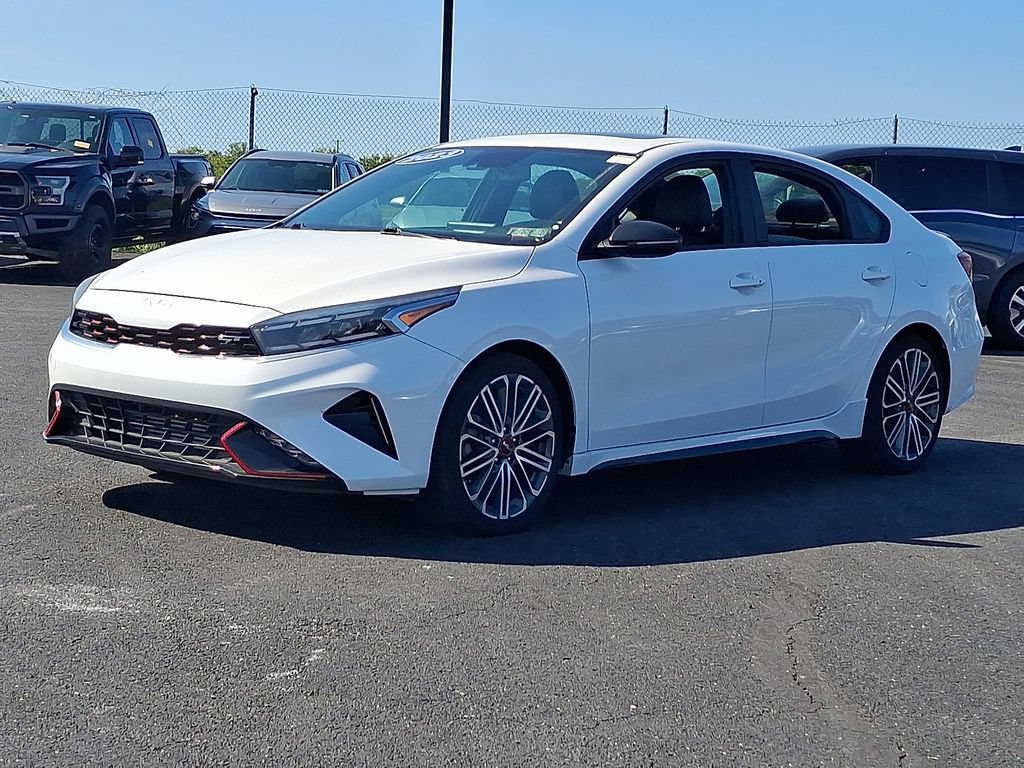 Certified 2023 Kia Forte GT FWD image 3