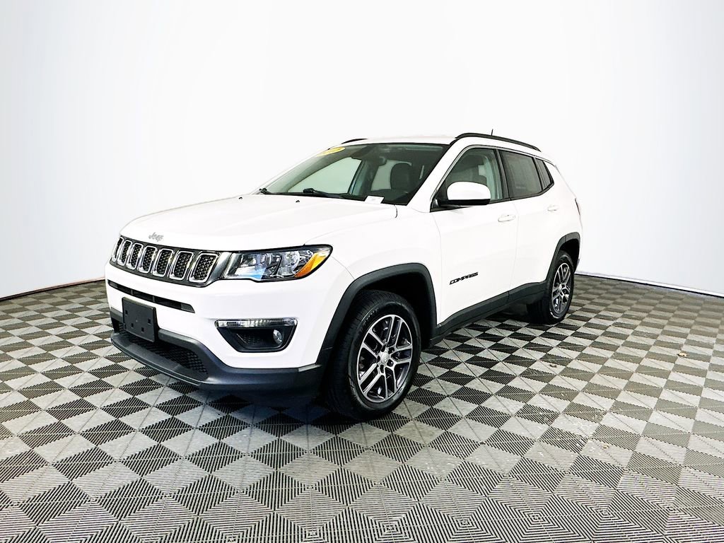 Used 2017 Jeep Compass Latitude image 4