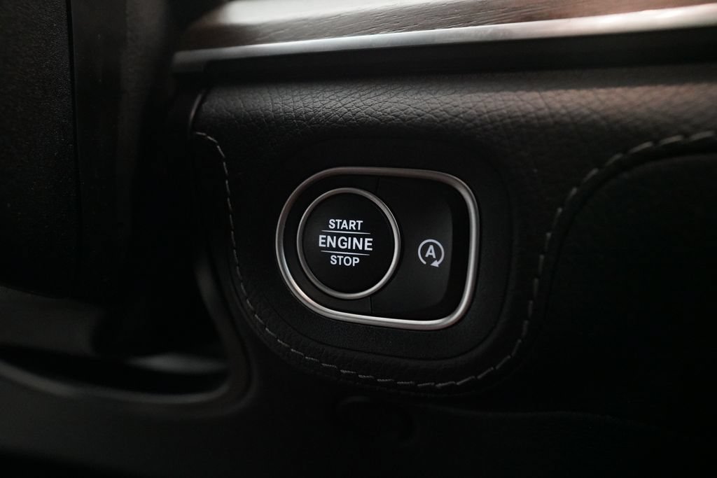 Used 2022 Mercedes-Benz GLS 450 4MATIC image 32