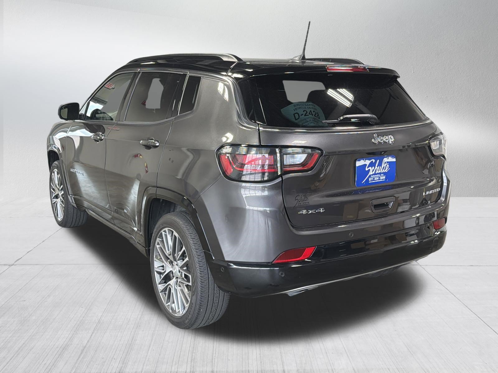Used 2023 Jeep Compass Limited w/ Elite Group AWD/4WD image 5