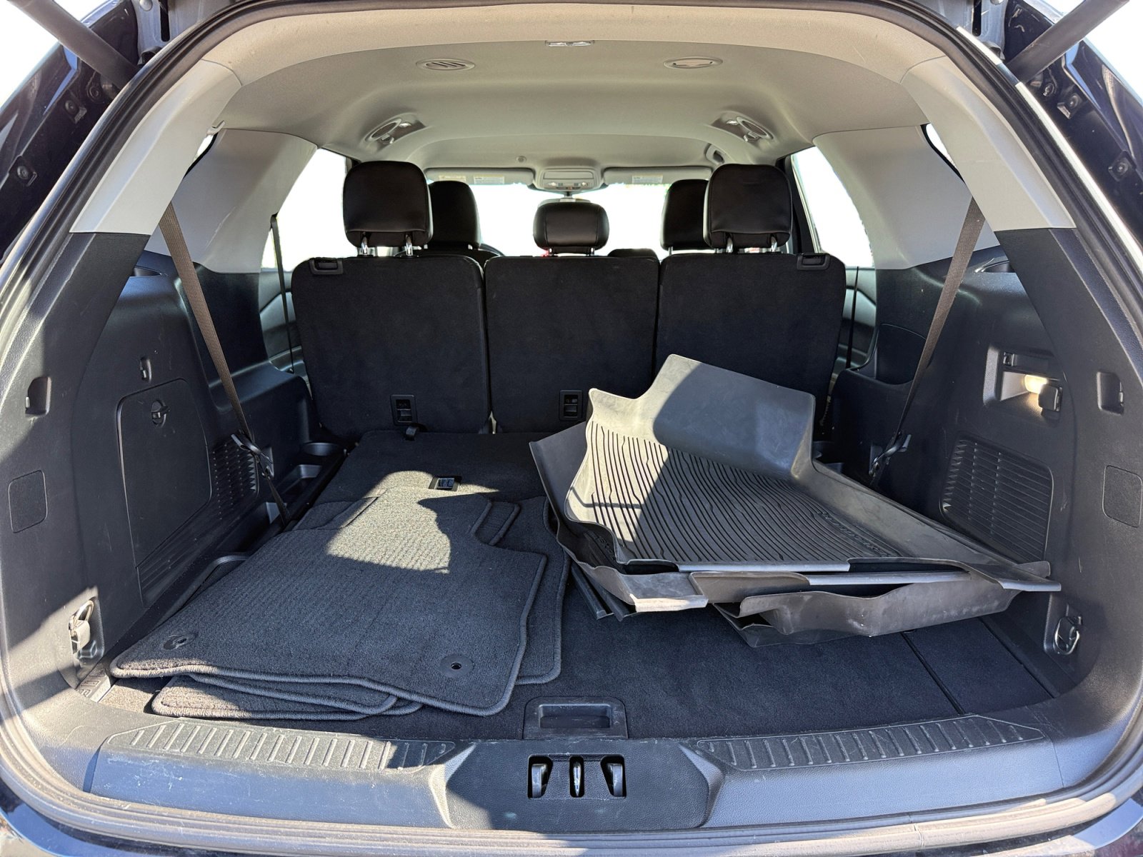 Used 2022 Ford Explorer XLT w/ Equipment Group 202A image 17