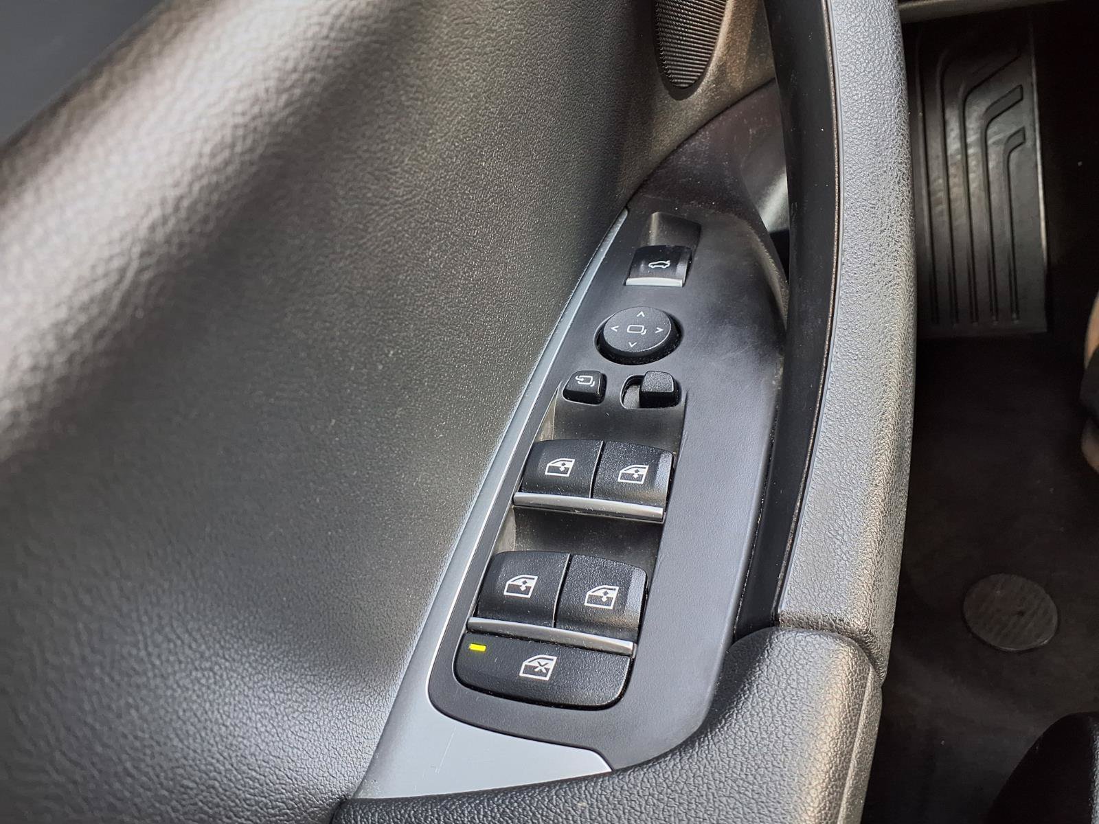 Used 2019 BMW X3 sDrive30i w/ Driving Assistance Package RWD image 11