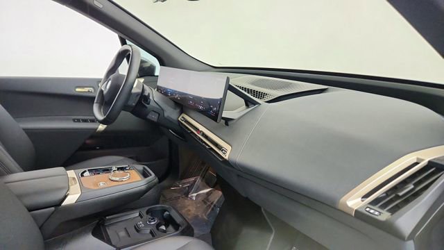 Used 2024 BMW iX xDrive50 w/ Premium Package image 21