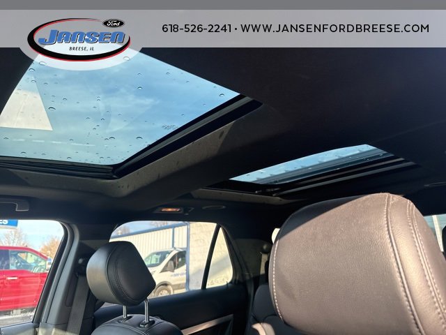 Used 2017 Ford Explorer XLT w/ Equipment Group 202A image 12