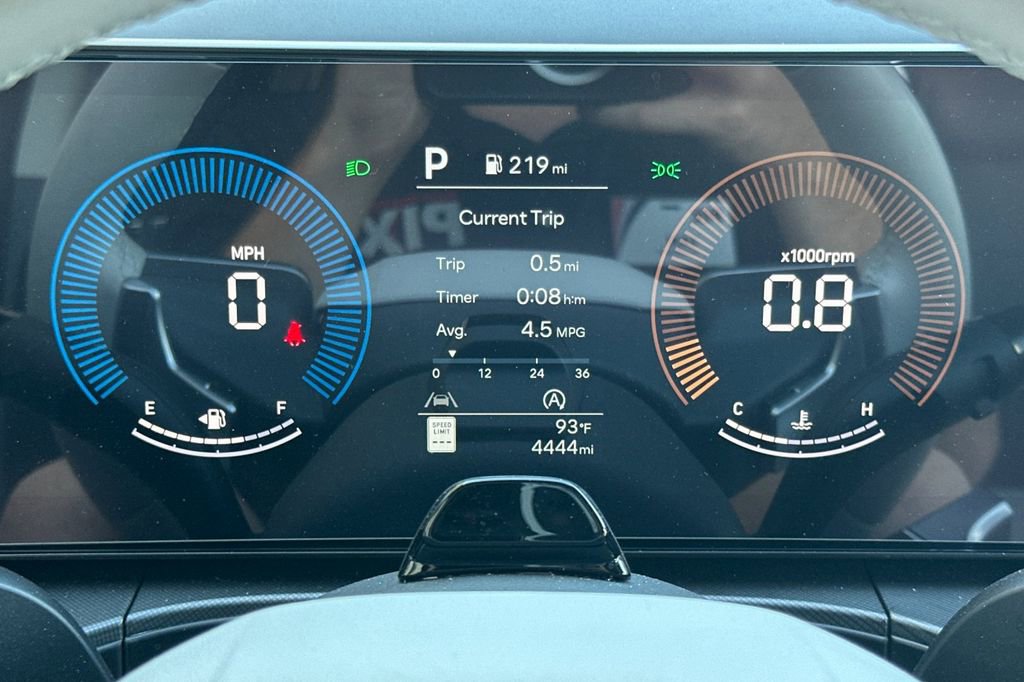 Used 2025 Hyundai Santa Fe SEL image 23