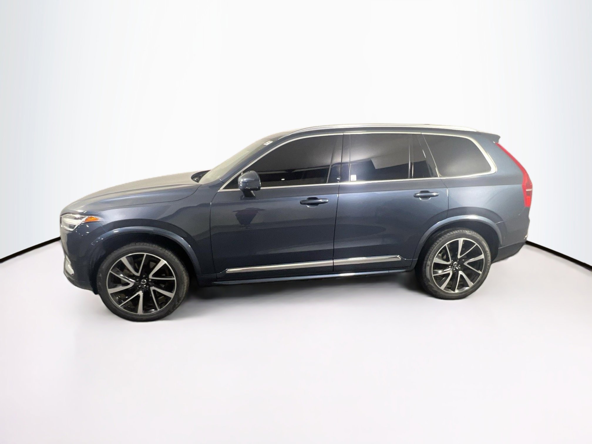 Used 2023 Volvo XC90 B6 Plus w/ Protection Package Premier image 8