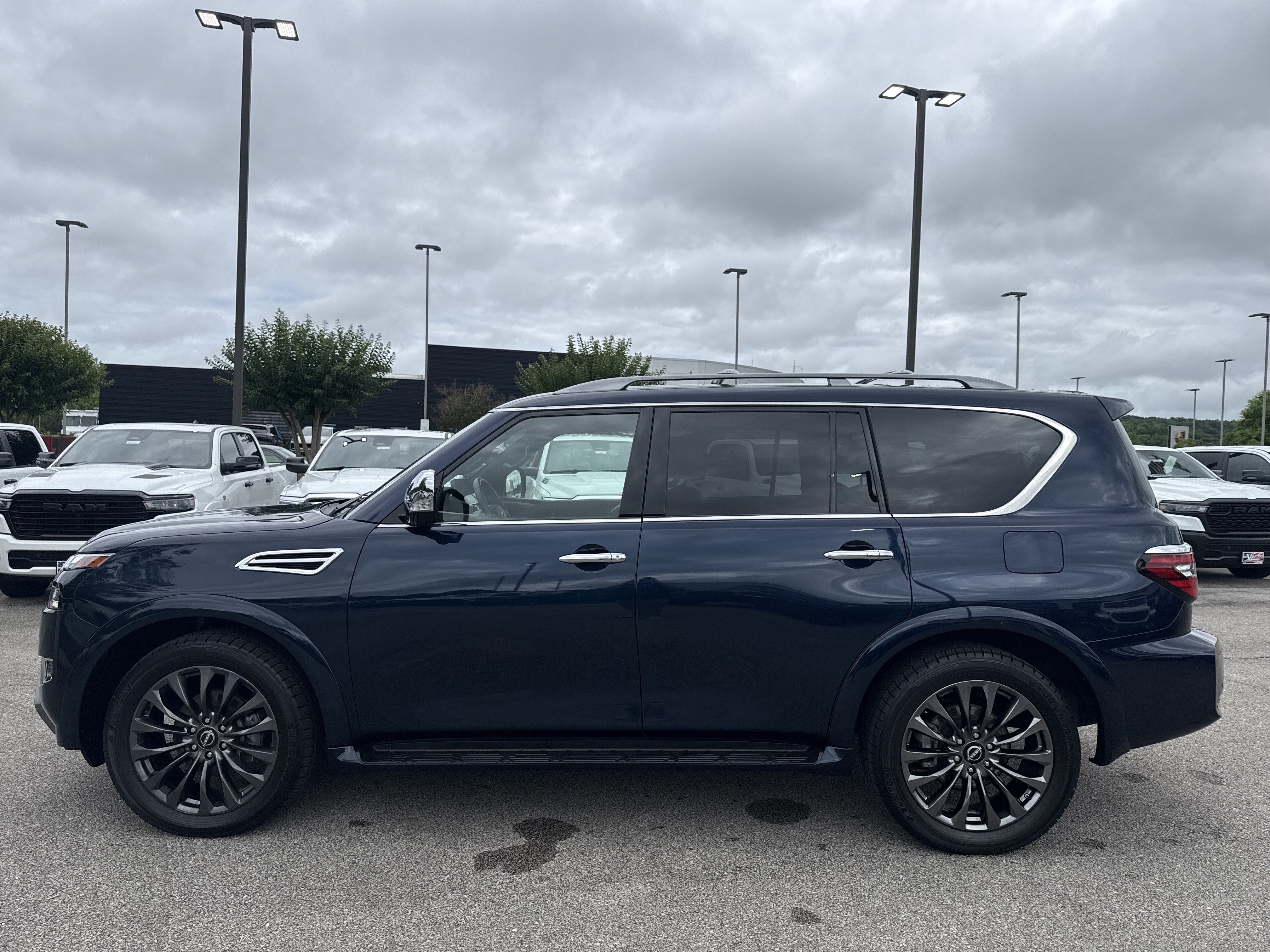 Used 2023 Nissan Armada Platinum w/ Captain's Chairs Package AWD/4WD image 4