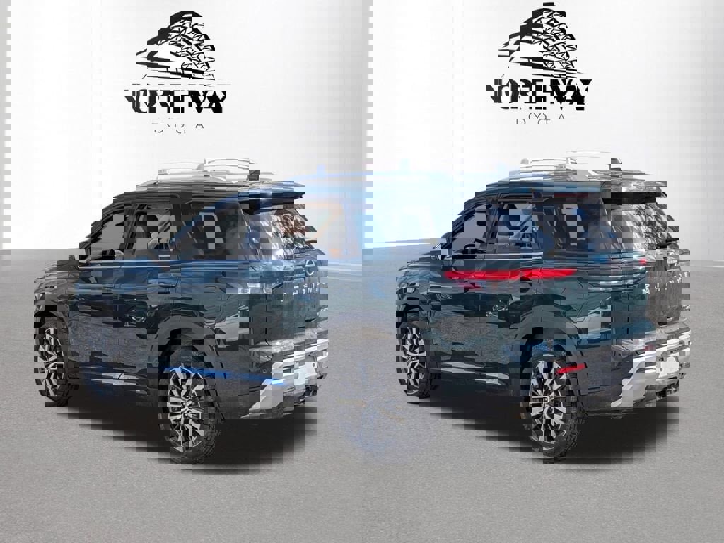 Used 2022 Nissan Pathfinder Platinum w/ Lighting Package (N92) image 6