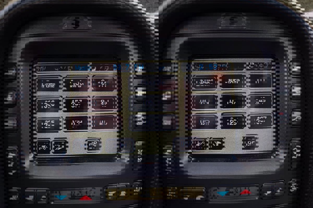 Used 2003 Jaguar S-TYPE R image 30