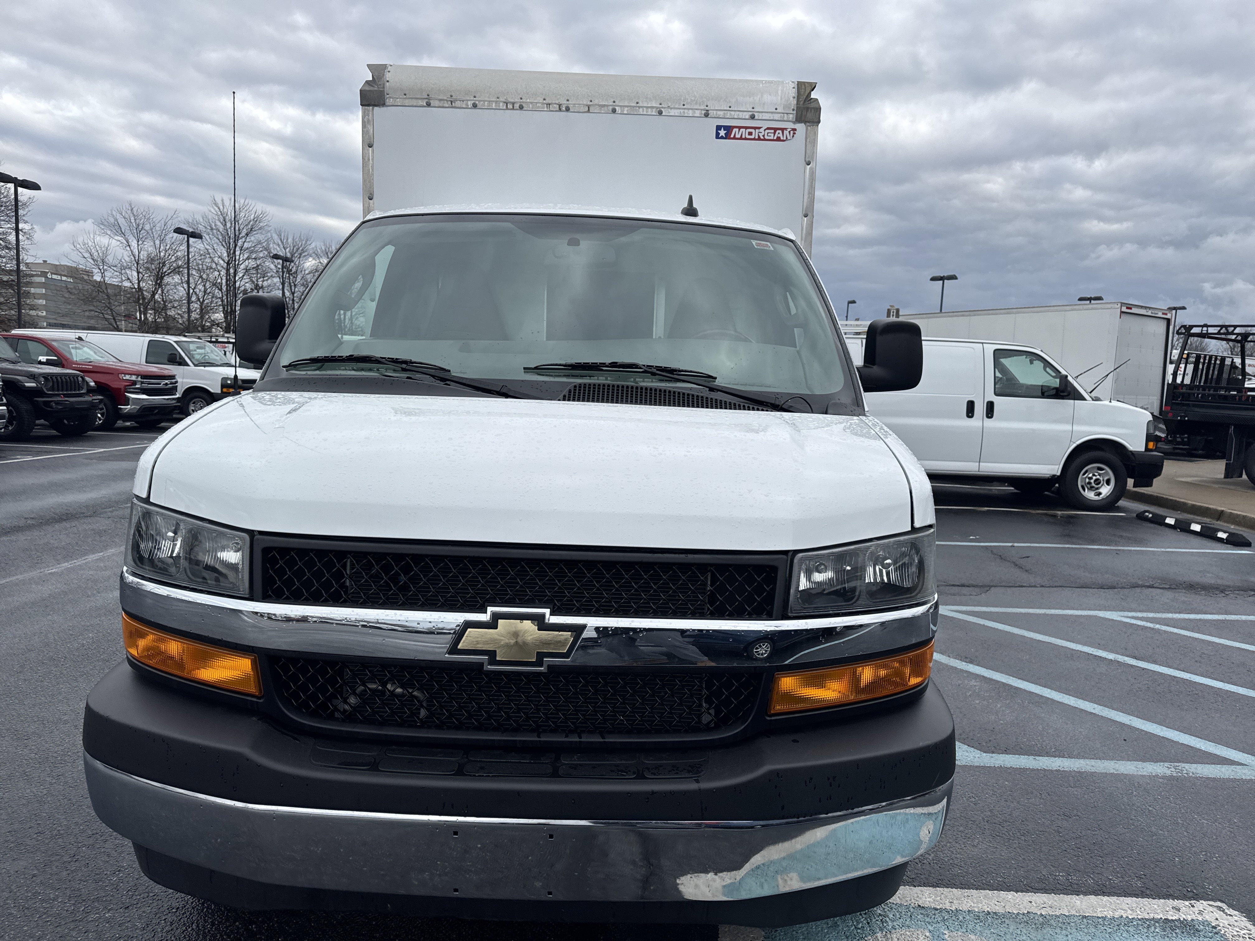 Used 2022 Chevrolet Express 3500 w/ Power Convenience Package image 11