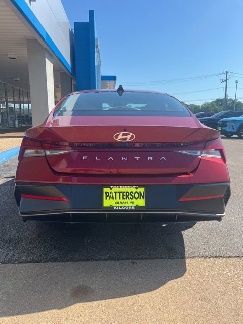Used 2025 Hyundai Elantra SEL FWD image 7