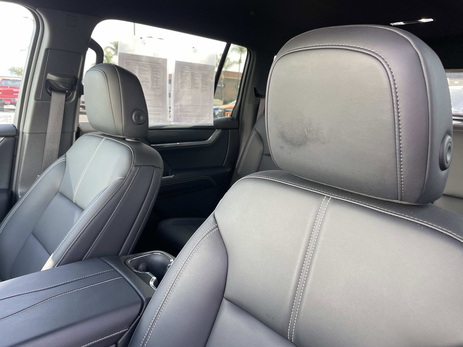 Used 2025 GMC Acadia Elevation w/ Elevation Premium Package image 24