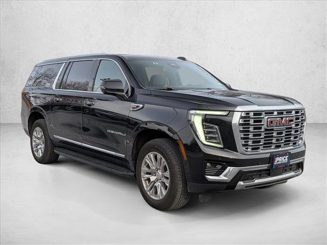 Used 2025 GMC Yukon XL Denali image 3