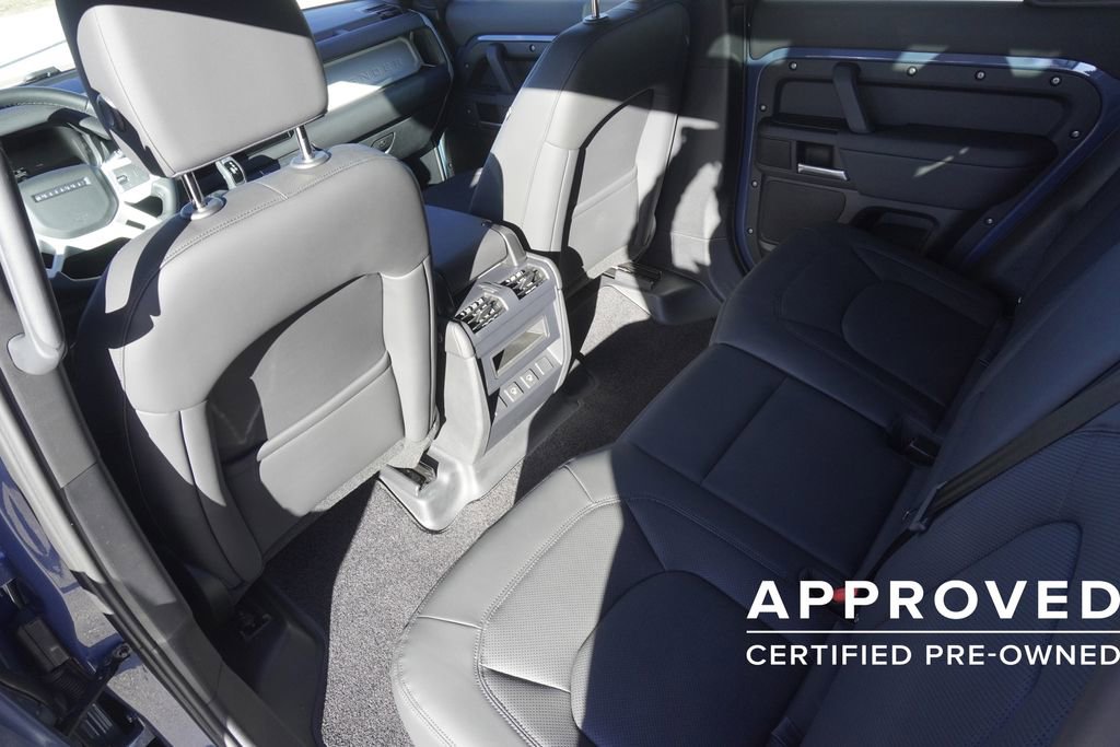 Used 2025 Land Rover Defender 110 S image 29