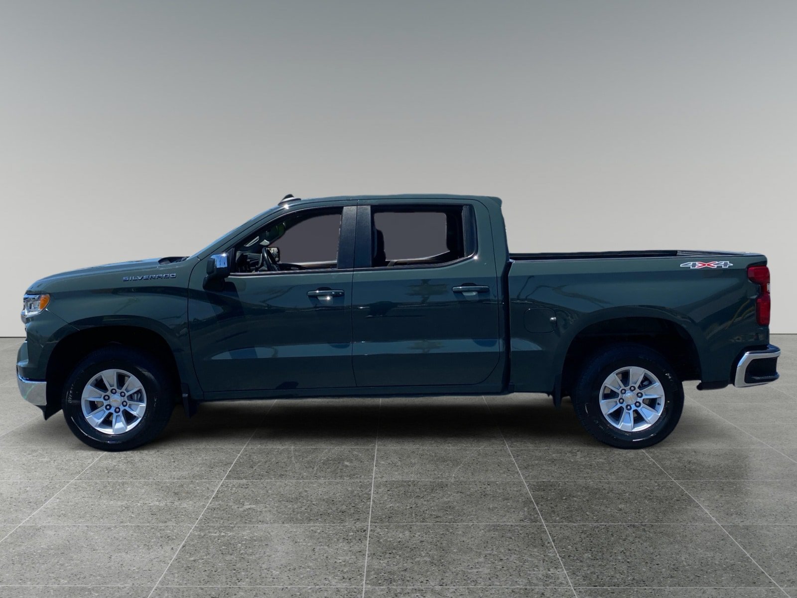 Used 2025 Chevrolet Silverado 1500 LT AWD/4WD image 2