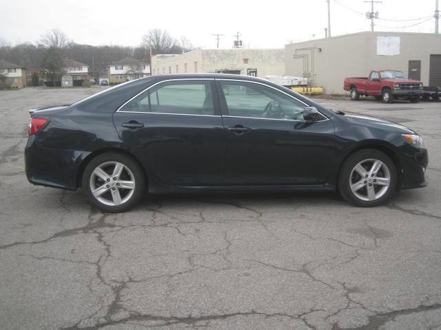 Used 2012 Toyota Camry SE image 4