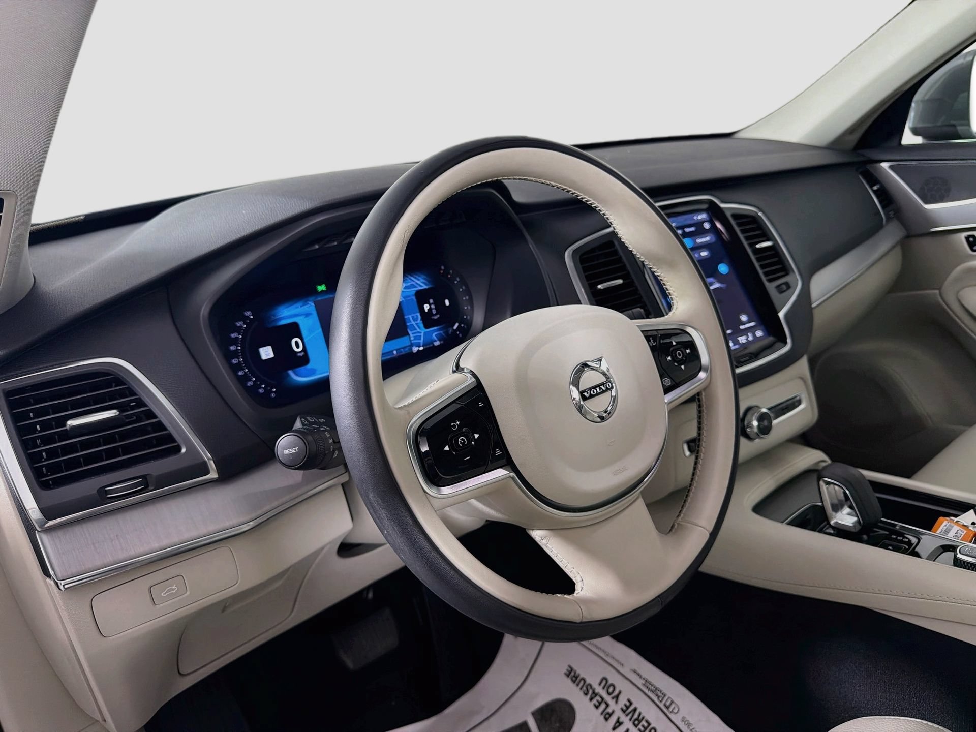 Certified 2024 Volvo XC90 B5 Core w/ Protection Package Premier AWD/4WD image 10
