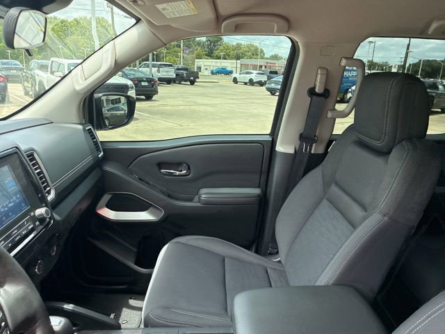 Used 2024 Nissan Frontier SV w/ SV Convenience Package RWD image 16