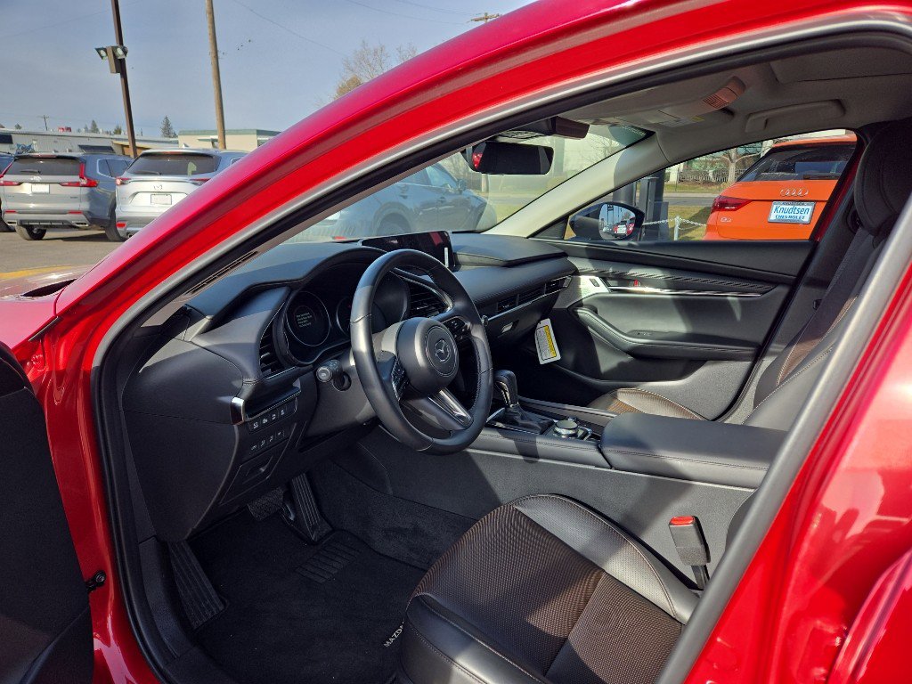 Used 2025 MAZDA MAZDA3 2.5 Turbo Sedan w/Premium Plus image 12