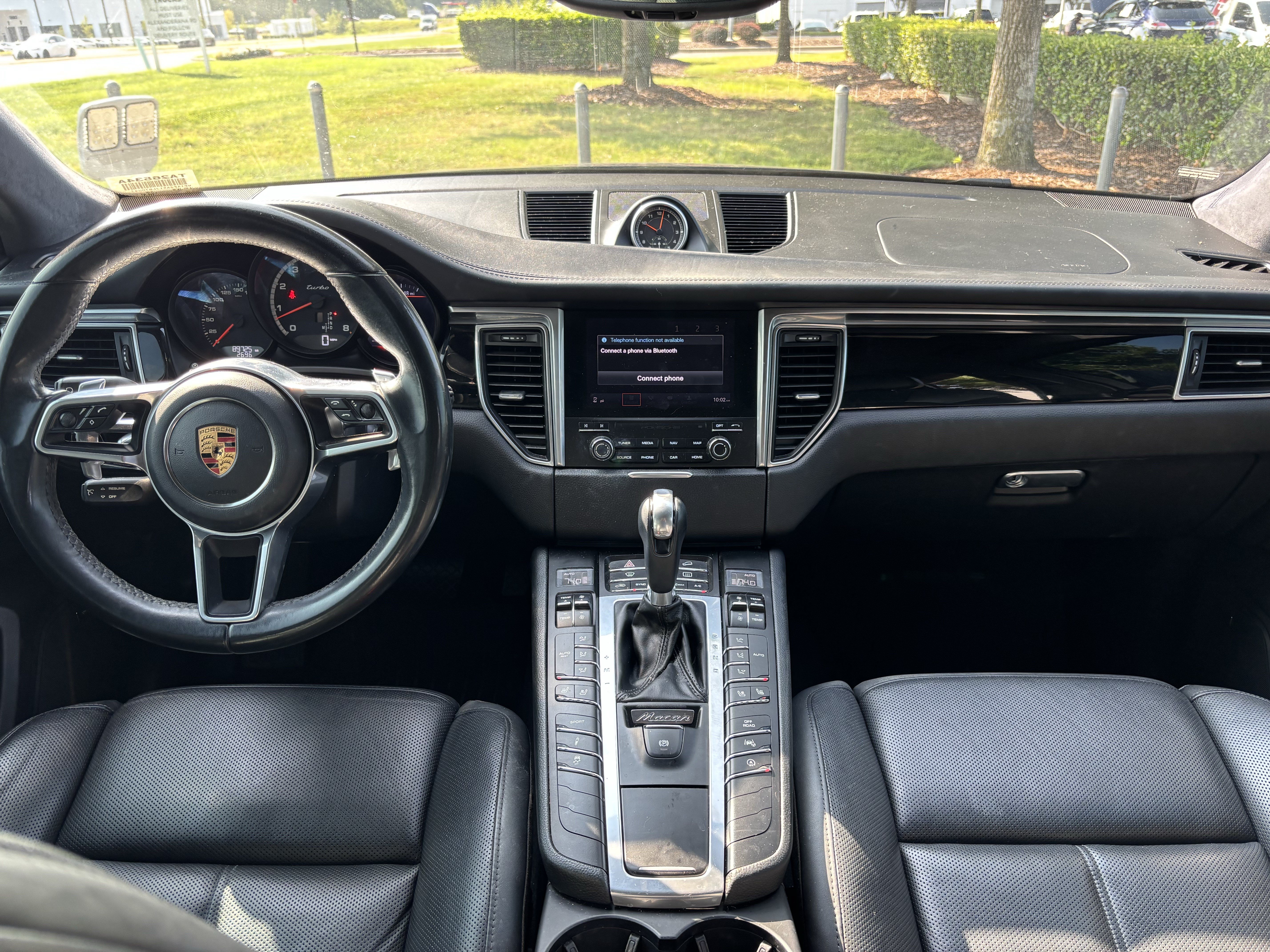 Used 2018 Porsche Macan Turbo AWD/4WD image 31