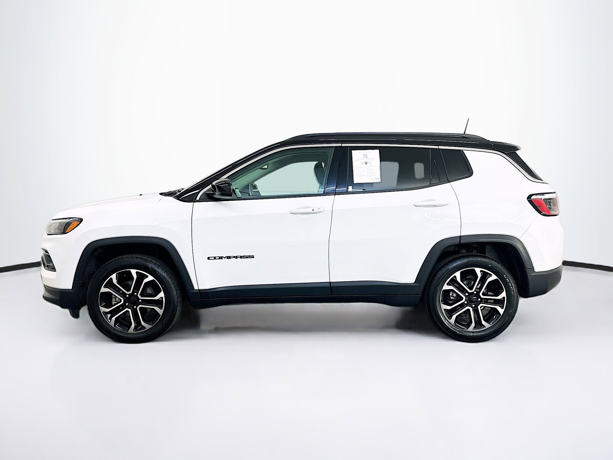 Used 2022 Jeep Compass Limited AWD/4WD image 4