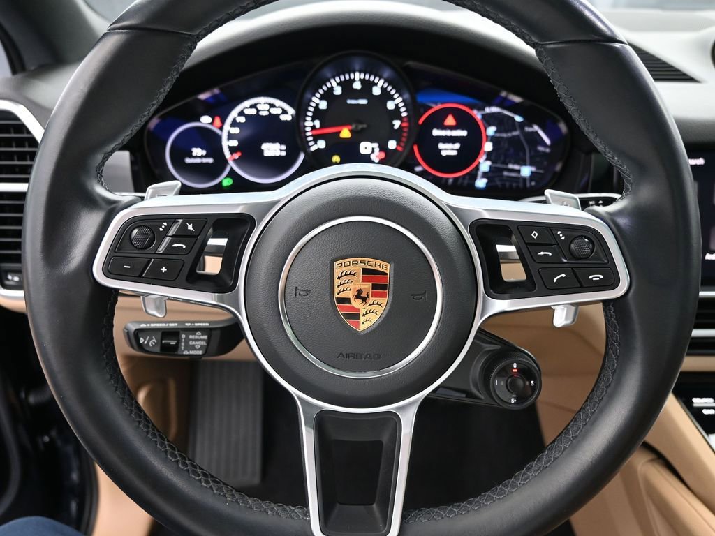 Used 2022 Porsche Cayenne Coupe w/ Premium Package image 20