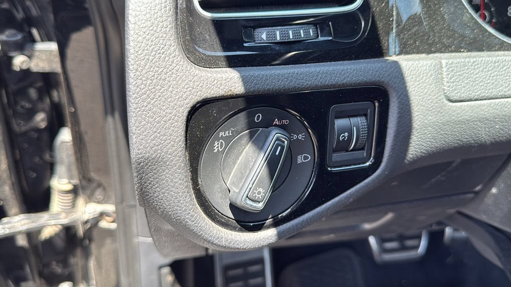 Used 2018 Volkswagen GTI S FWD image 6