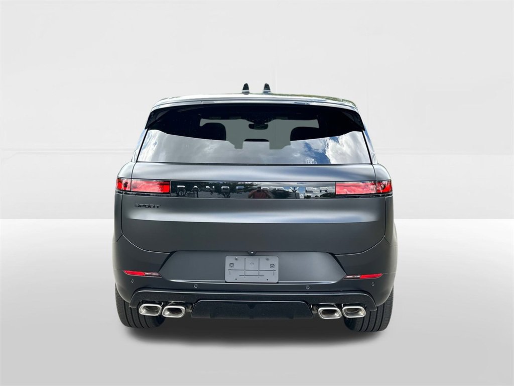 New 2025 Land Rover Range Rover Sport Dynamic SE image 3