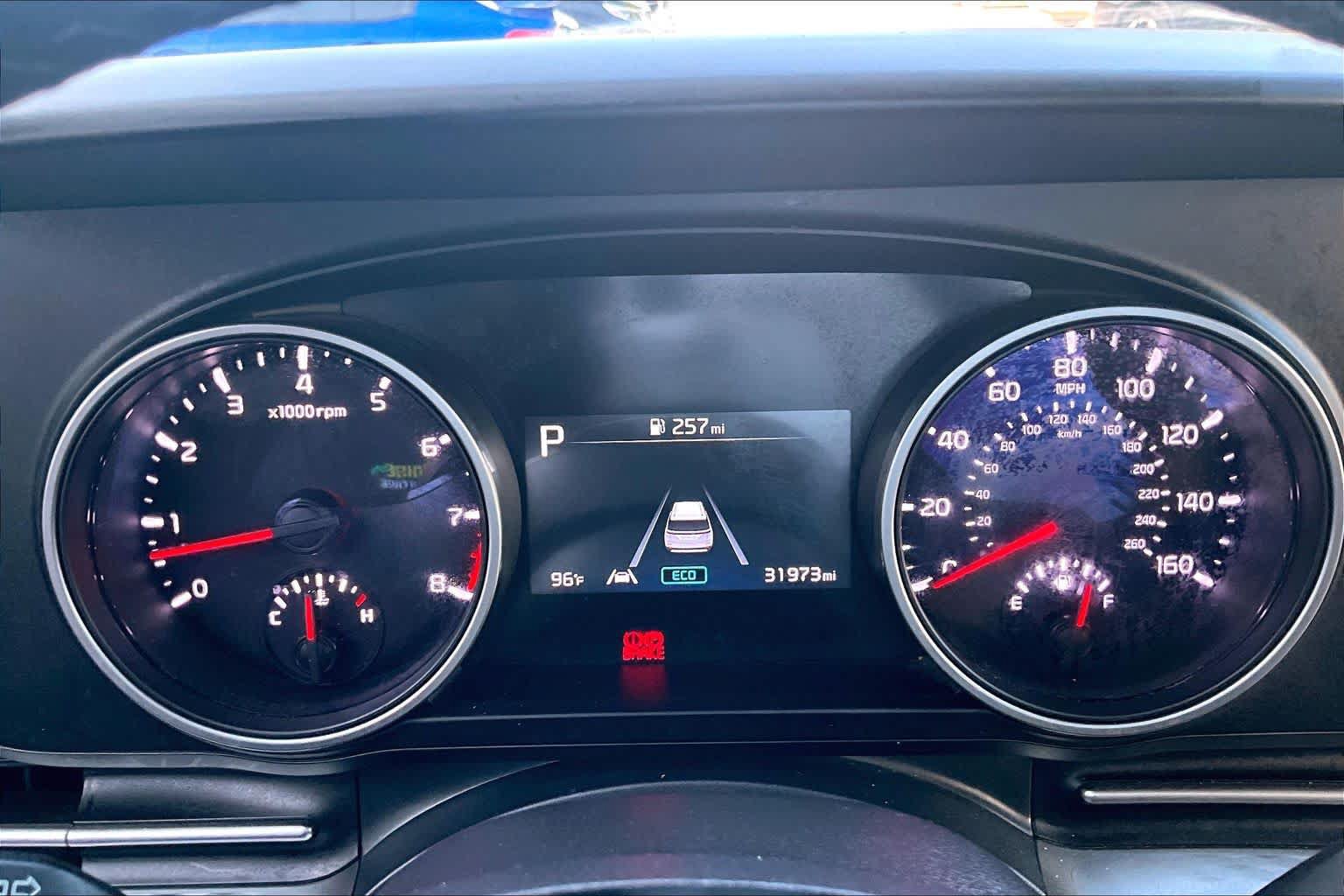Used 2022 Kia Carnival LX FWD image 25