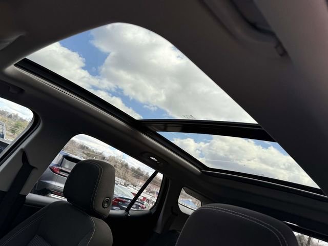 Certified 2023 GMC Terrain SLE w/ Driver Convenience Package image 13