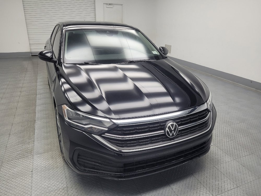 Used 2024 Volkswagen Jetta SE image 14