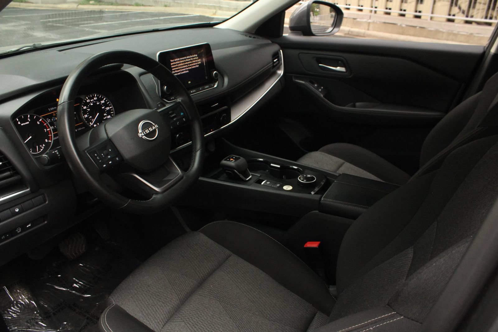 Used 2025 Nissan Rogue SV AWD/4WD image 13