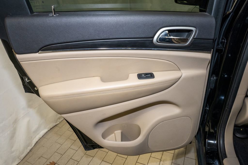 Used 2019 Jeep Grand Cherokee Limited w/ Trailer Tow Group IV image 11