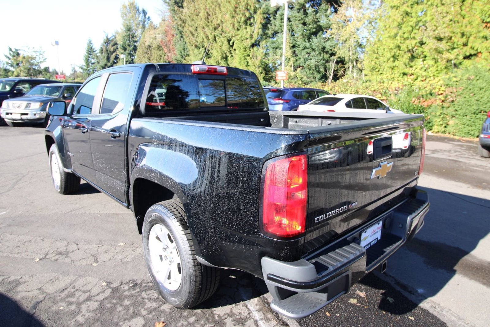 Used 2017 Chevrolet Colorado LT w/ LT Convenience Package RWD image 4