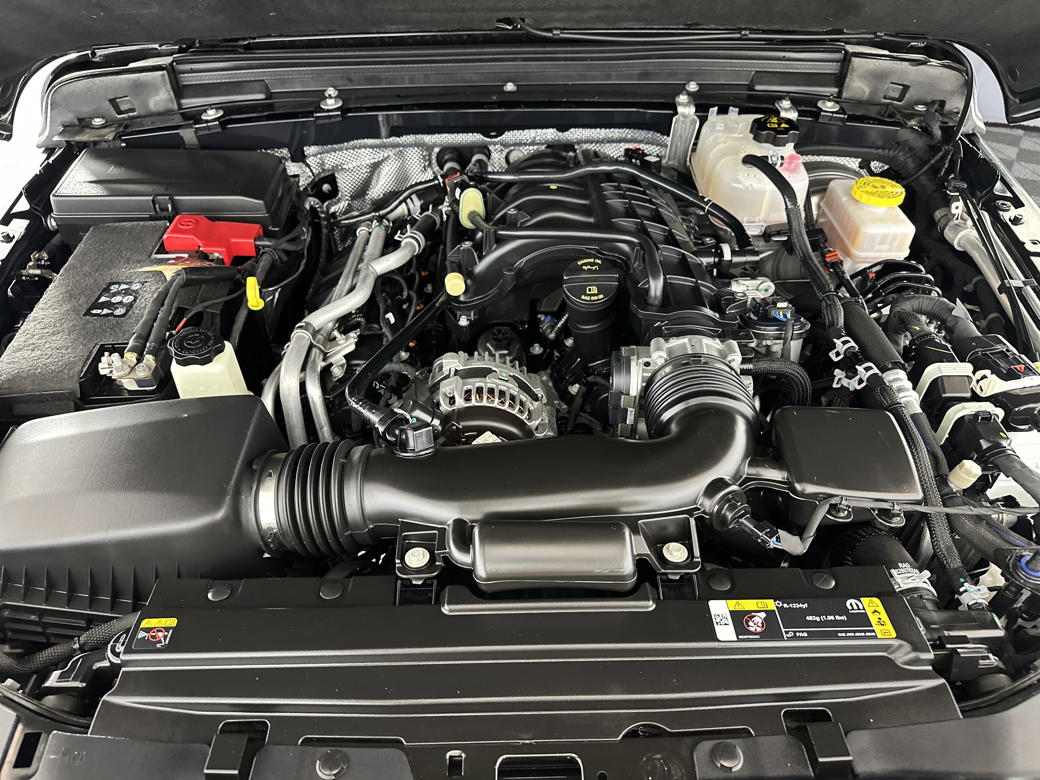 Used 2024 Jeep Wrangler Unlimited Rubicon w/ Technology Group image 11