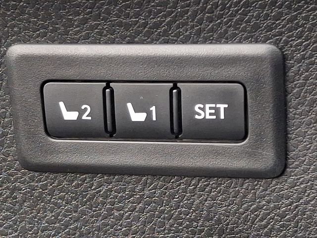 Used 2015 Toyota RAV4 Limited image 26