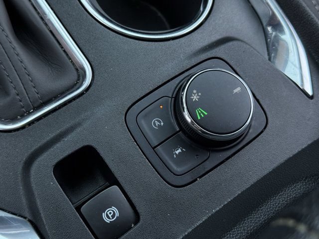 Used 2023 Chevrolet Traverse Premier w/ Redline Edition FWD image 22