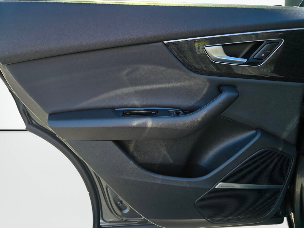 Used 2020 Audi Q8 Prestige AWD/4WD image 21