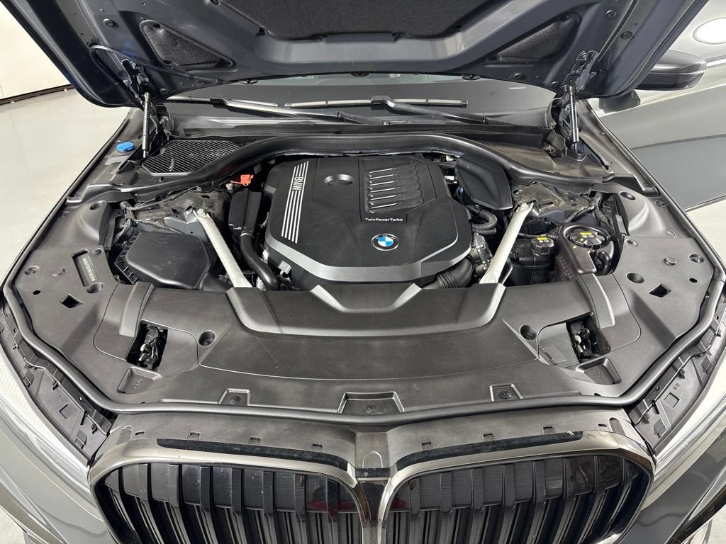 Used 2021 BMW 740i w/ M Sport Package RWD image 46