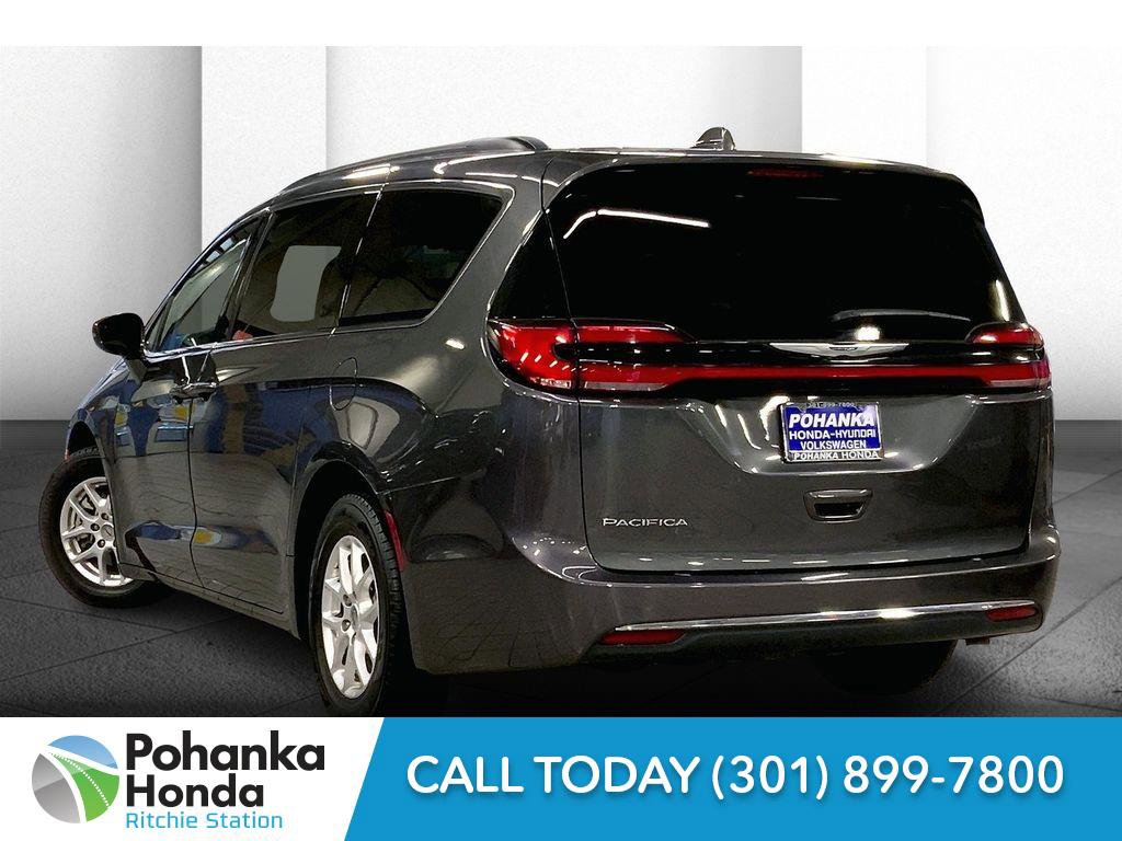 Used 2022 Chrysler Pacifica Touring-L image 10