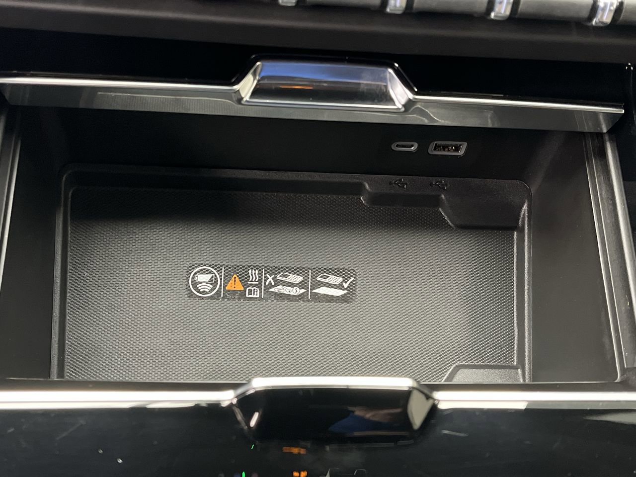 Certified 2025 GMC Yukon XL Denali Ultimate w/ LPO, Floor Liner Package image 31